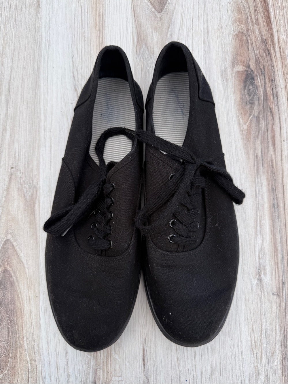 Universal Thread Black Canvas Lace-Up Women's Sneakers - Size 12 Wide